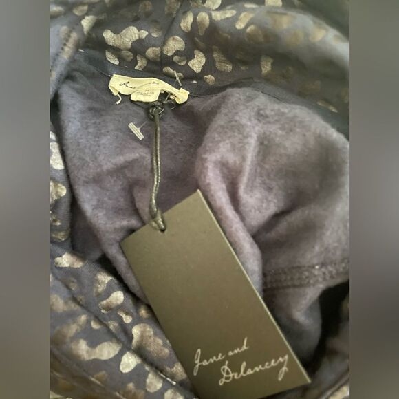 🆕 June & Delaney Women’s Blue /metallic Print Cowl Neck Sweatshirt Size M - Picture 4 of 5